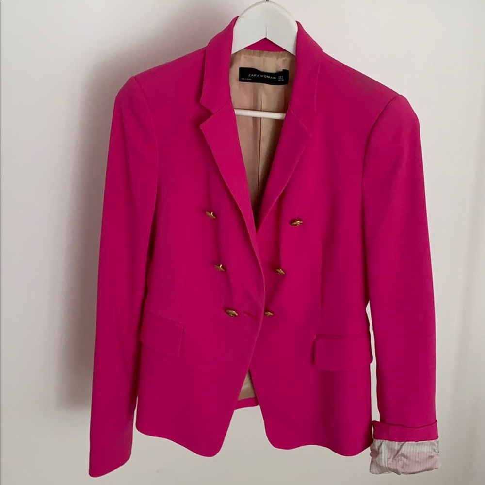 PINK blazer !